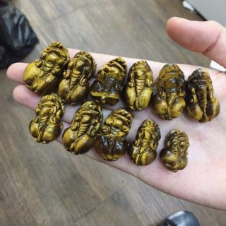 Tì hưu đá mắt hổ tự nhiên
