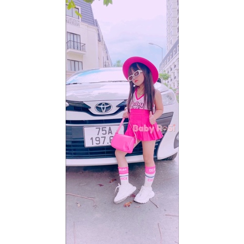 Áo yếm cổ V cho bé