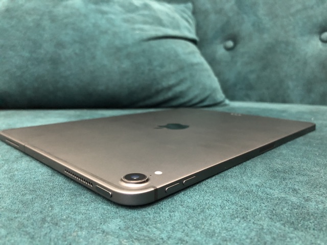 Ipad Pro 2018 11” 64gb bản dùng được sim mới 99,99%