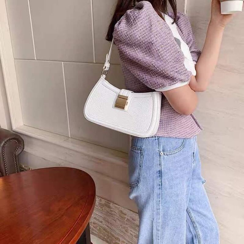 Túi Xách Nữ Kẹp Nách Đeo Chéo Khoá Vuông Da Rắn Monbags 2 Màu | BigBuy360 - bigbuy360.vn