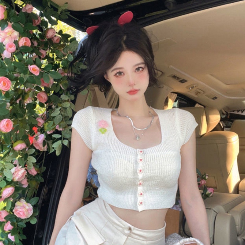 Áo len mongtoghi croptop đính hoa siêu xinh hàng Quảng Châu cao cấp