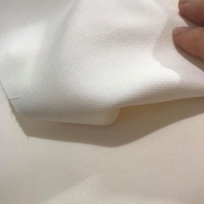 Vải  màu trắng kem dày (giá 1m)