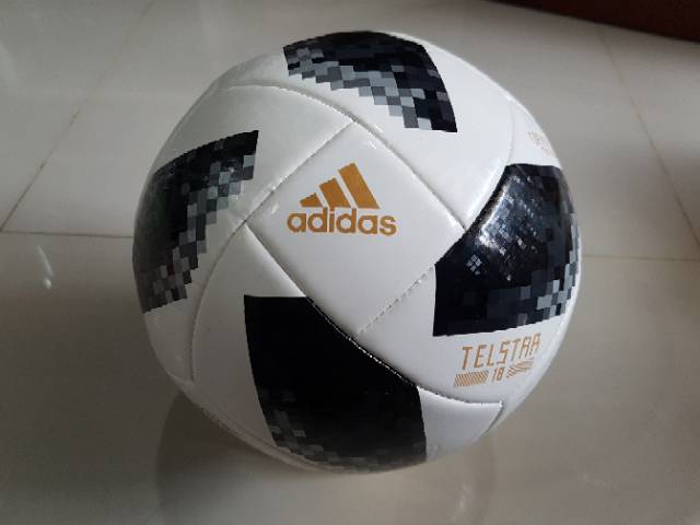 Giày Thể Thao Adidas Futsal Ball 2018