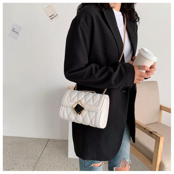 Túi xách nữ đeo chéo khóa gương lệch cao cấp thời trang Hàn Quốc TX24 túi đeo vai Chip Xinh Bag | BigBuy360 - bigbuy360.vn