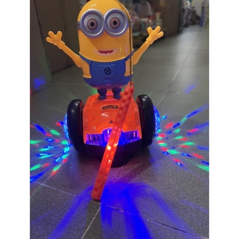 Lồng đèn trung thu Minion bánh xe chạy pin có đèn và nhạc ( tặng kèm pin)