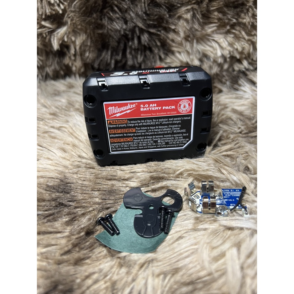 Vỏ mạch pin Milwaukee 12V 6 cell Li-ion( Tem đáy giống zin). BN.
