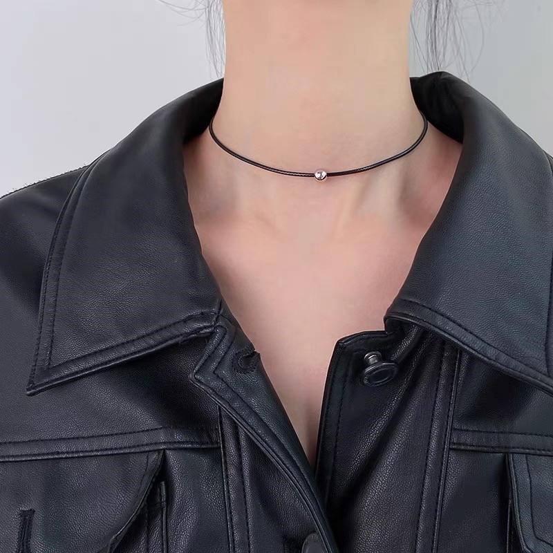 Vòng Cổ Choker Dây Da Đen Đính Hạt Đơn Giản Thời Trang