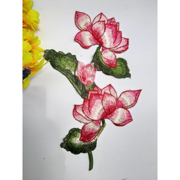 Miếng thêu kết áo hình cành hoa sen