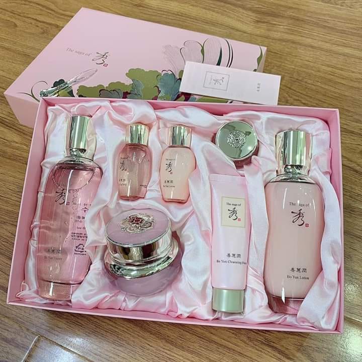 Set dưỡng Saga Hồng cấp nước se khít lổ chân lông Hachung Ohui