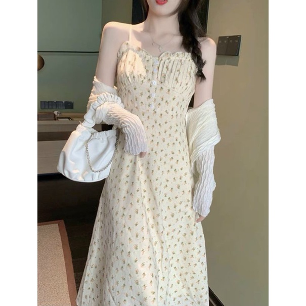 Set đầm hoa hai dây xếp ly ngực phối nút kèm áo khoác trắng | BigBuy360 - bigbuy360.vn