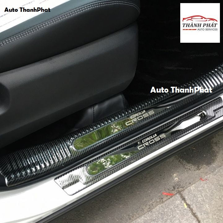 Ốp Bậc Cửa, Nẹp Bước Chân Toyota Cross 2020 2021 2022 2023 Mẫu Carbon Chất Lượng Loại 1
