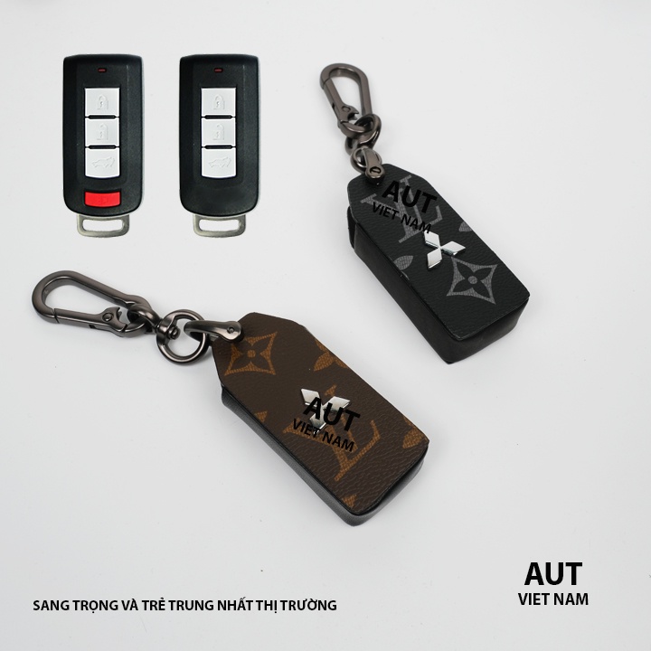 Bao da chìa khóa Mitsubishi  da Canvas L V xẻ túi cao cấp