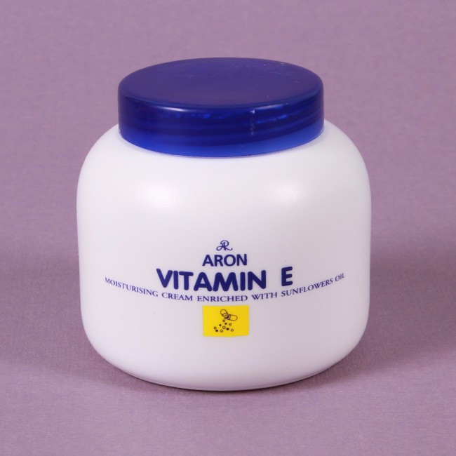Kem dưỡng trắng Vitamin E dưỡng da toàn thân hiệu quả