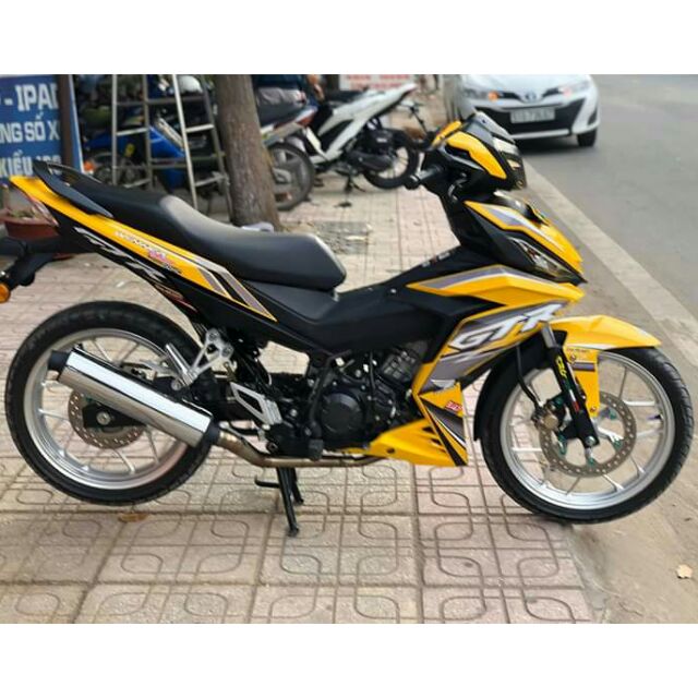 Tem rời Winner GTR vàng