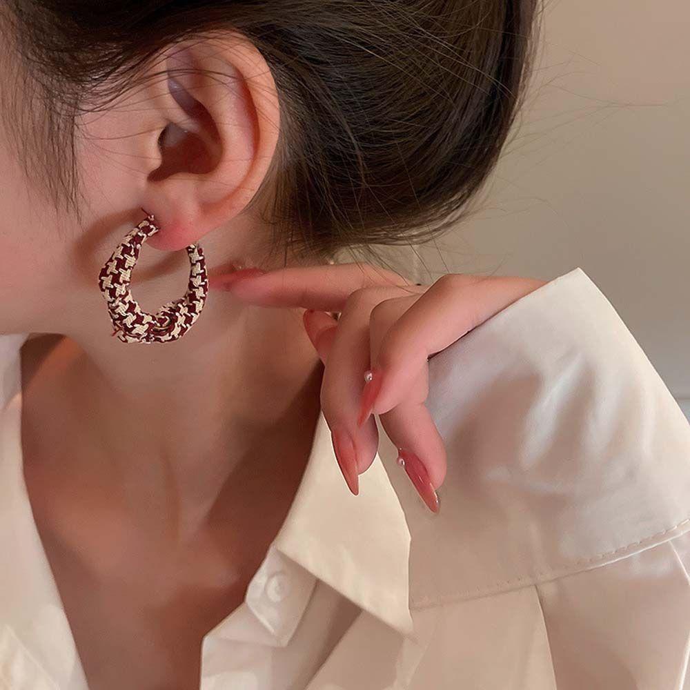 Bông Tai Hình Vuông Bằng Kim Loại Họa Tiết Kẻ Ô Phong Cách Vintage Ngọt Ngào