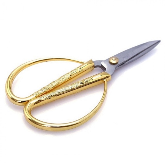Kéo rồng cán vàng siêu tiện dụng