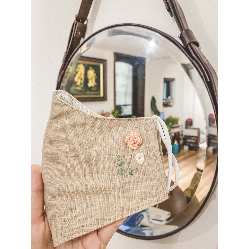 Khẩu trang vải kháng khuẩn linen thêu tay 3 lớp - Hand Embroidered Linen 3 Layer Face Mask | BigBuy360 - bigbuy360.vn