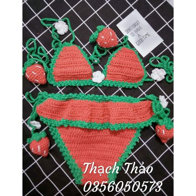 Bikini quả dâu cho bé