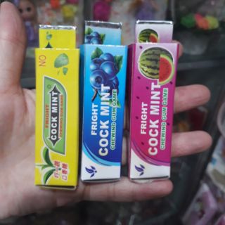 Đồ chơi singum rút ra con gián hoặc con nhện..