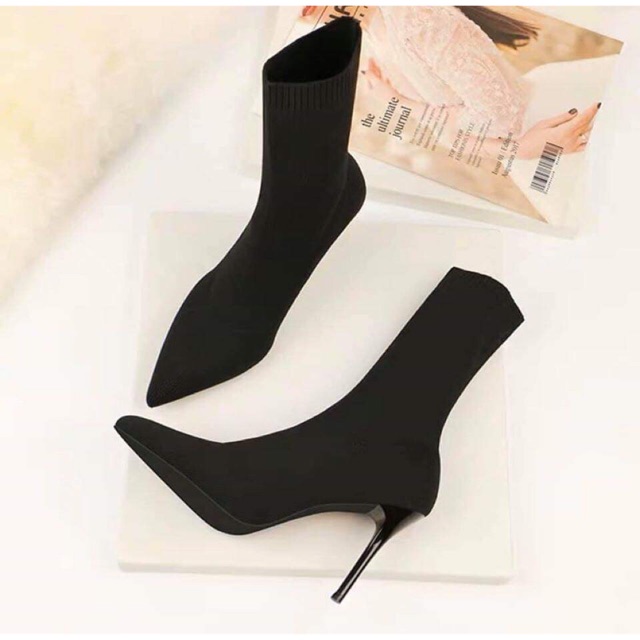 Boots mũi nhọn gót 9p +2%