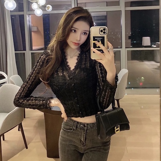 áo ren tiểu thư tay dài hoa nổi cổ v khuy ngọc