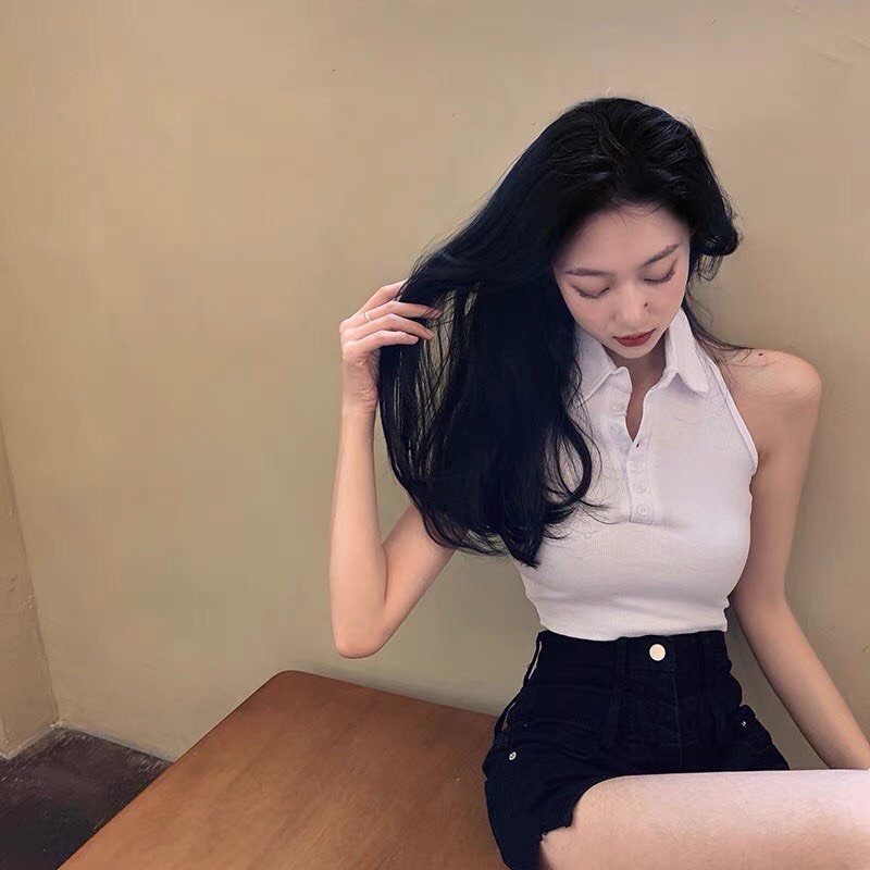 Áo croptop cổ polo cài cúc đen trắng sát nách hở lưng sexy freesize hàn quốc | BigBuy360 - bigbuy360.vn
