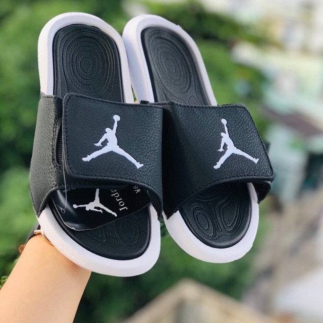 Dép jodan đen viền trắng