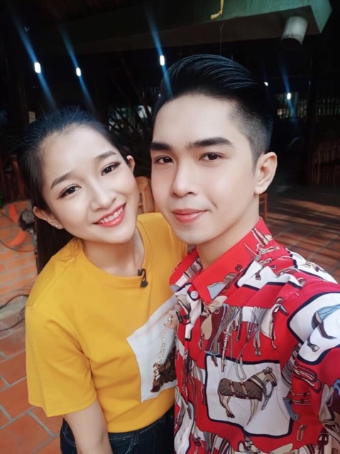 Áo sơ mi họa tiết con ngựa