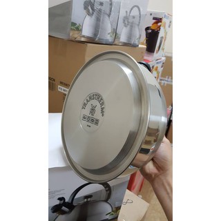 Ấm đun bếp từ WMF 2lit Chất liệu Cromargan không gỉ