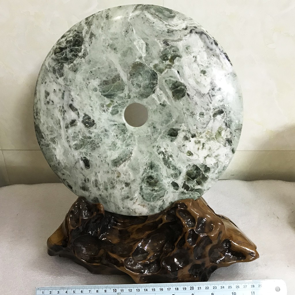Đồng tiền, đồng điếu ngọc tự nhiên của Việt Nam đường kính 25 cm chân đế gỗ rừng tự nhiên