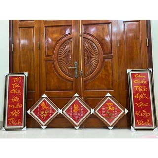 Tranh thêu câu đối bàn thờ 1 bộ gồm 5 bức tất cả "đã thêu sẵn" về chỉ việc đóng khung.