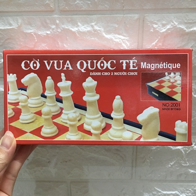 Bộ cờ vua cao cấp nâm châm loại bé kích thước 19 x19cm .