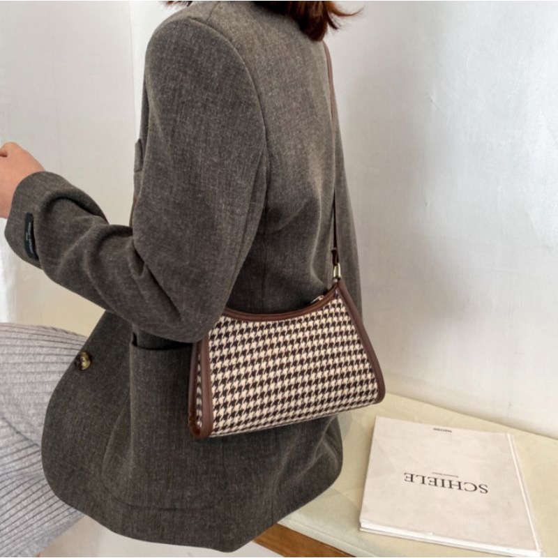 Túi baguette phong cách Hàn Quốc cô gái xinh đẹp hoạ tiết caro vintage vải Len canvas