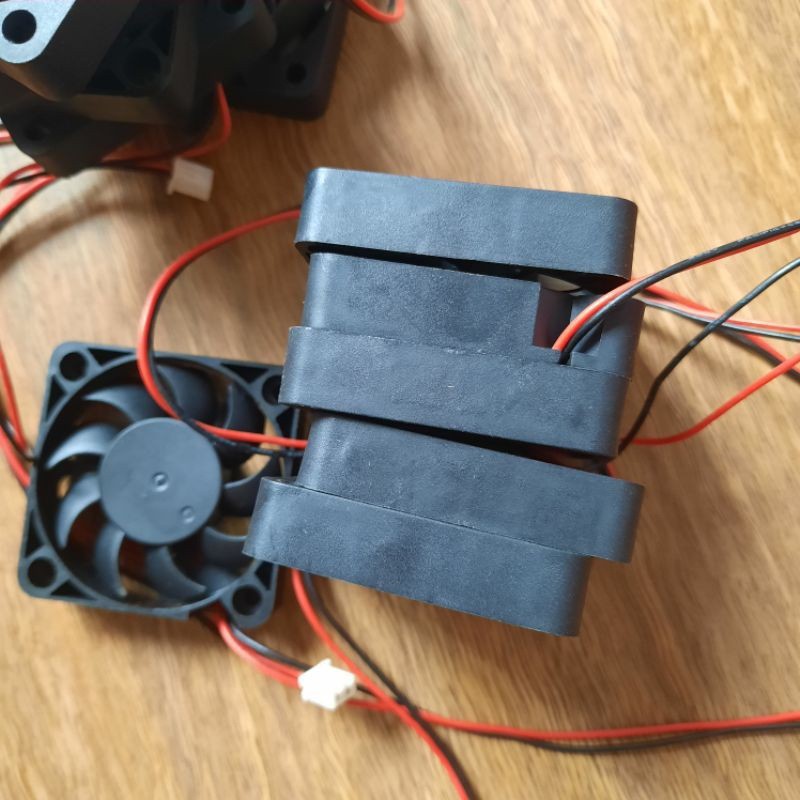 quạt tản nhiệt 12v 5cm X 5cm X 1cm
