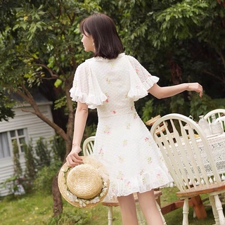 Váy xoè hoạ tiết chấm bi