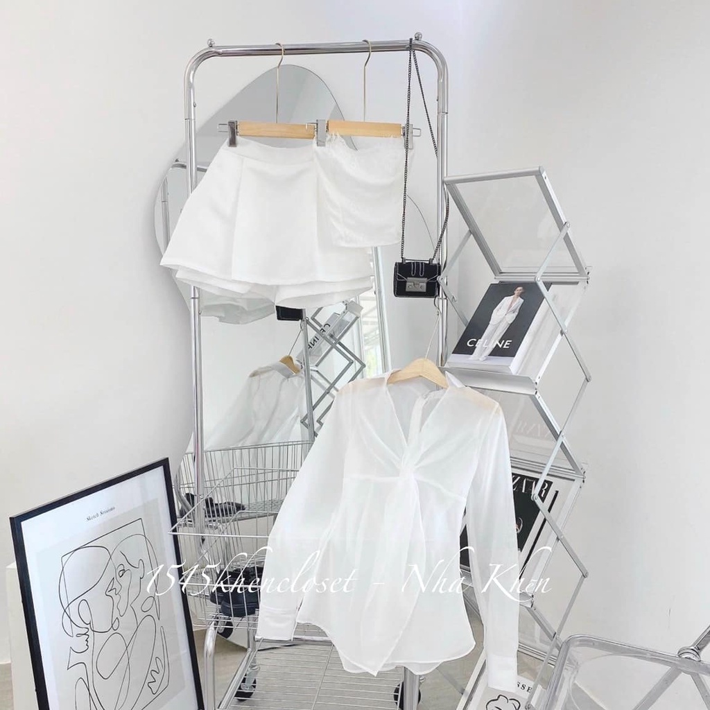 Set áo xoắn eo tay dài + crop trắng + quần short váy