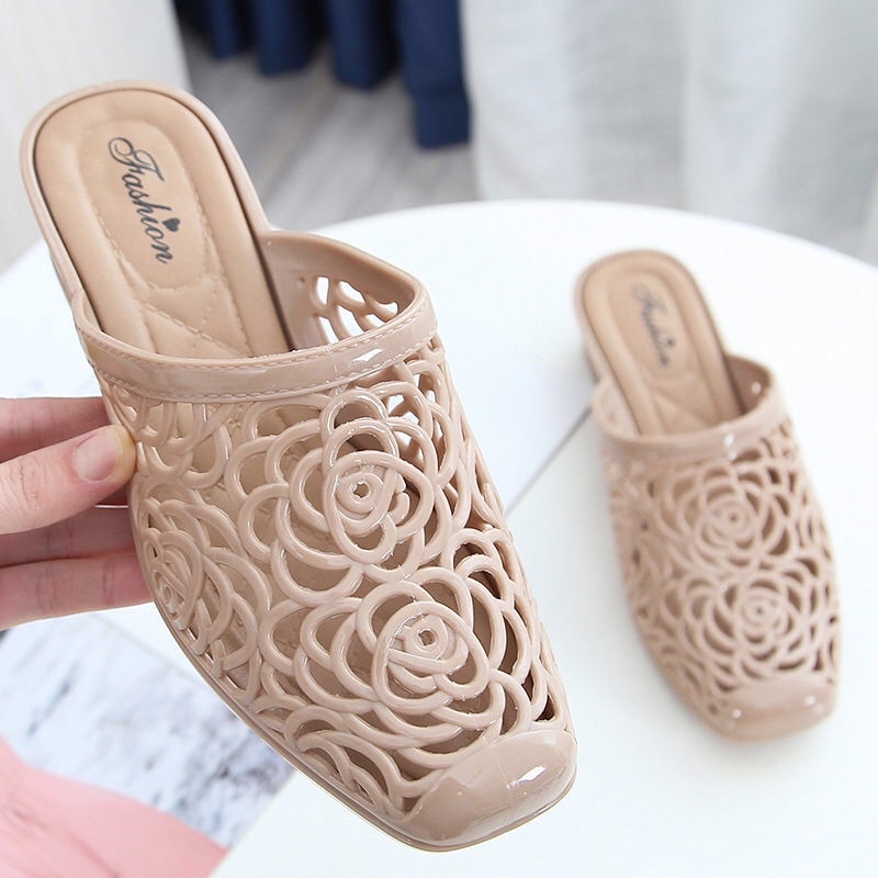 DÉP SỤC NHỰA DẺO CAO CẤP ĐI MƯA HÌNH HOA THỜI TRANG TRUNG NIÊN CAO 4CM