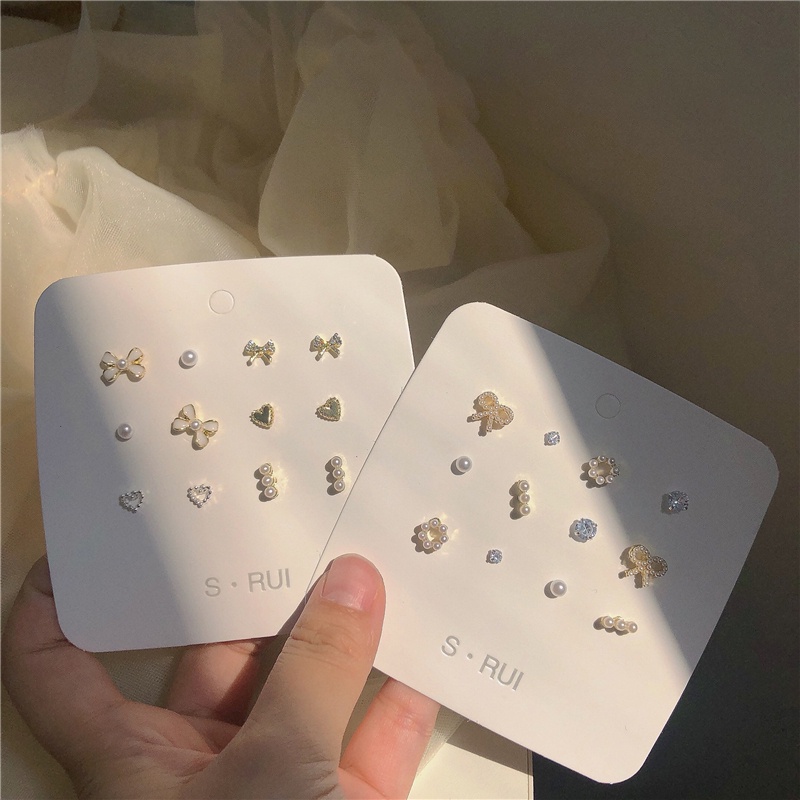 Đôi Bông Tai Họa Tiết Trái Tim Thời Trang Sành Điệu Cho Nữ