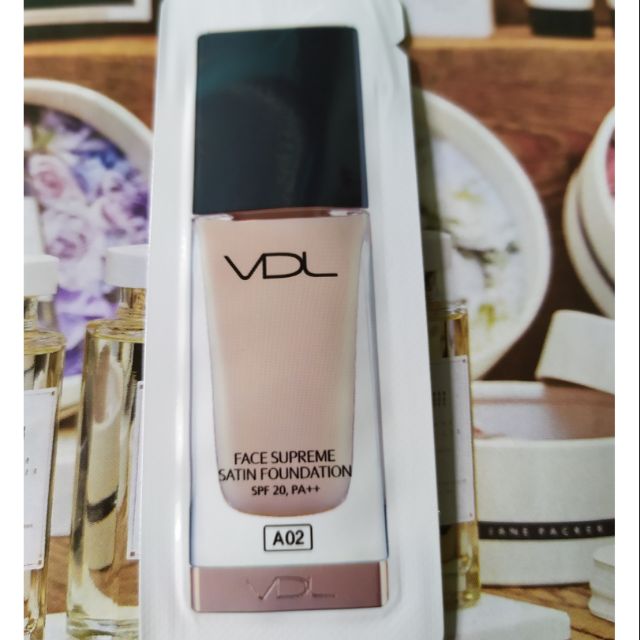 1 gói kem nền che phủ ko tỳ vết siêu mịn như lụa VDL Foundation Sample