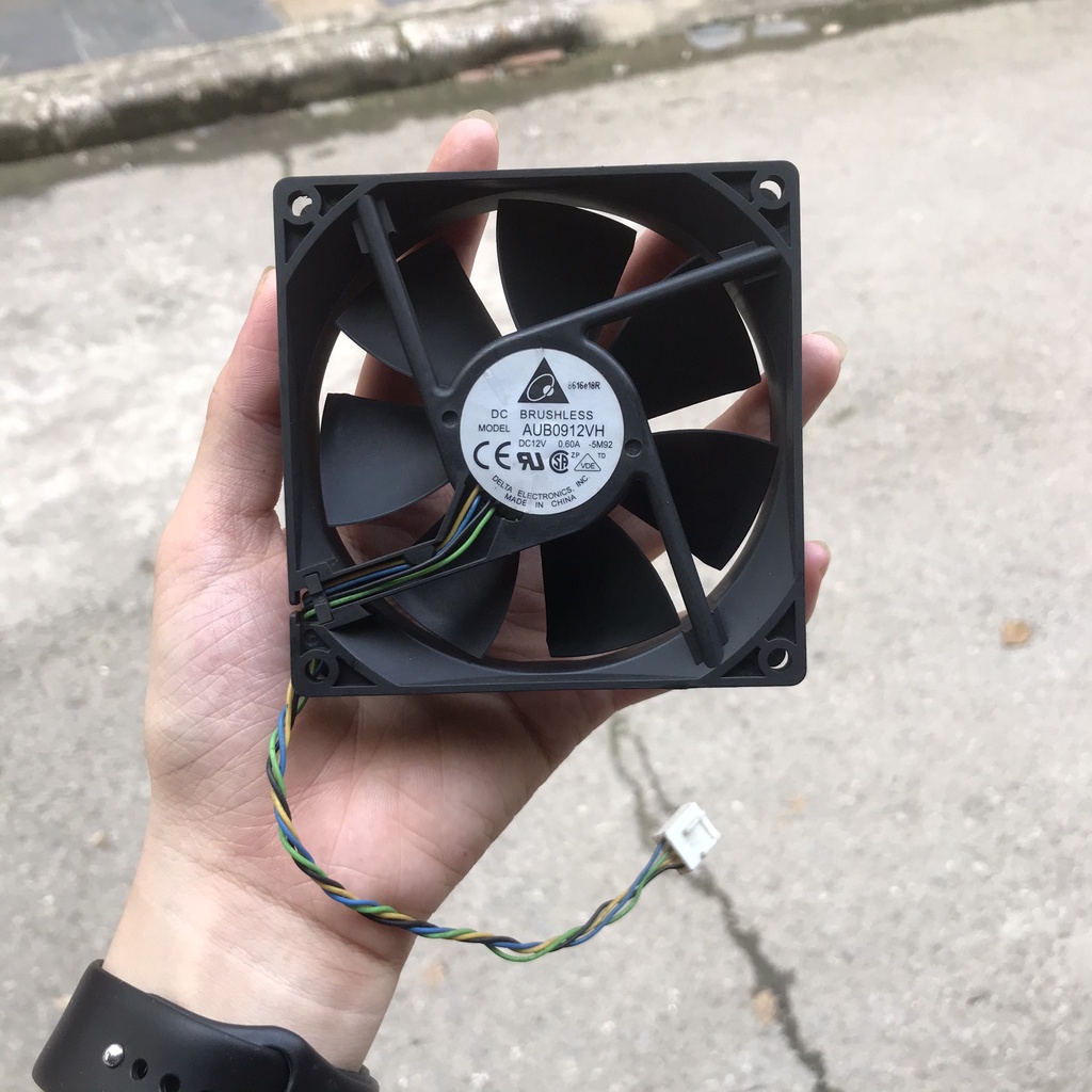 Fan 12v 9cm 0.6 a delta sẵn đầu cắm 4 pin chế linh kiện đa năng