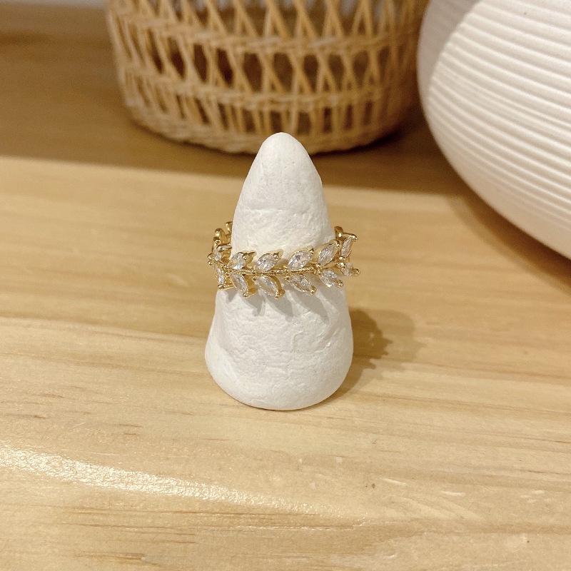 Nhẫn đính đá zircon hình chiếc lá sang trọng hợp thời trang