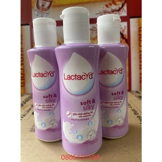 1. Dung Dịch Vệ Sinh Phụ Nữ Lactacyd Soft & Silky 150ml(mầu tím)