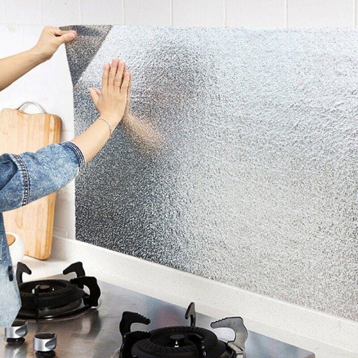 Giấy bạc dán tường nhà bếp chống thấm dầu, thấm nước tiện dụng, cách nhiệt