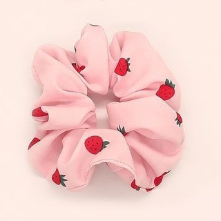 cột tóc scrunchies hồng trái dâu