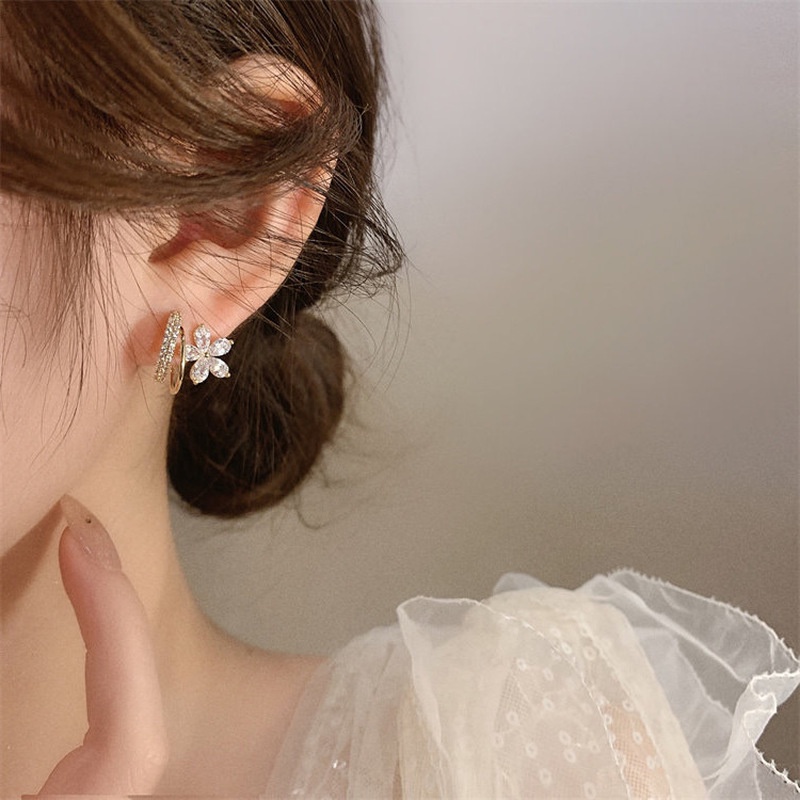 Bông Tai Hình Hoa Đính Đá Zircon Ngọc Trai Giả Phong Cách Hàn Quốc Thanh Lịch Thời Trang Cho Nữ