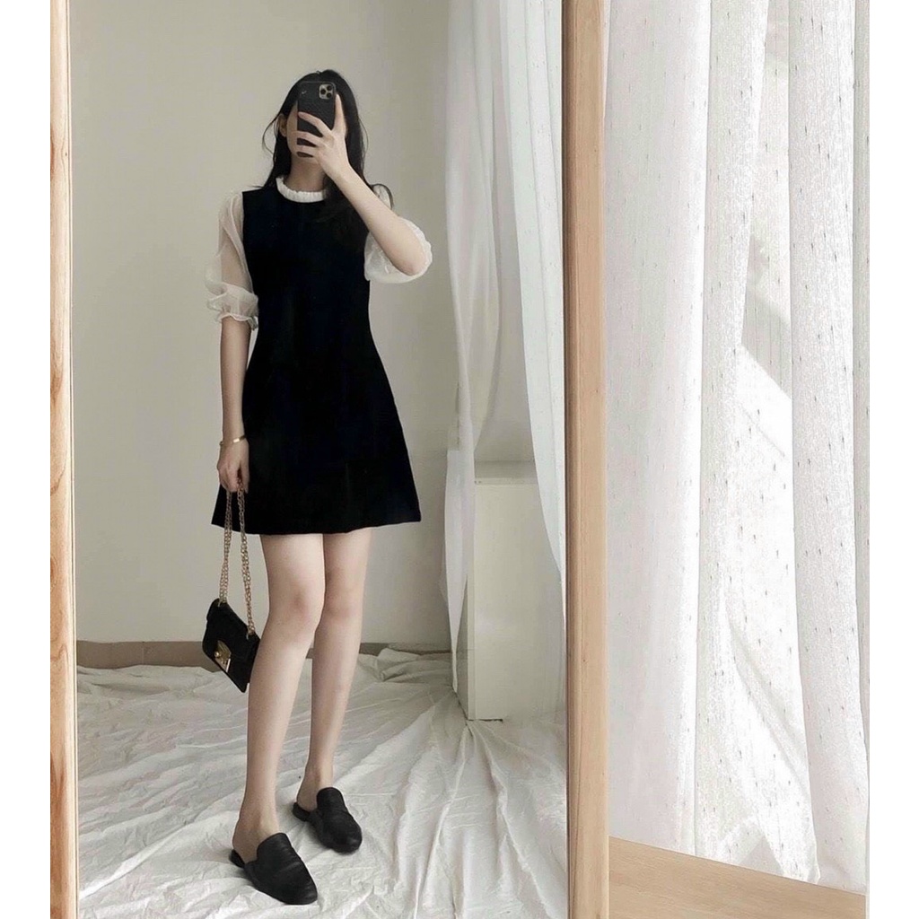 Đầm đen phối tay voan