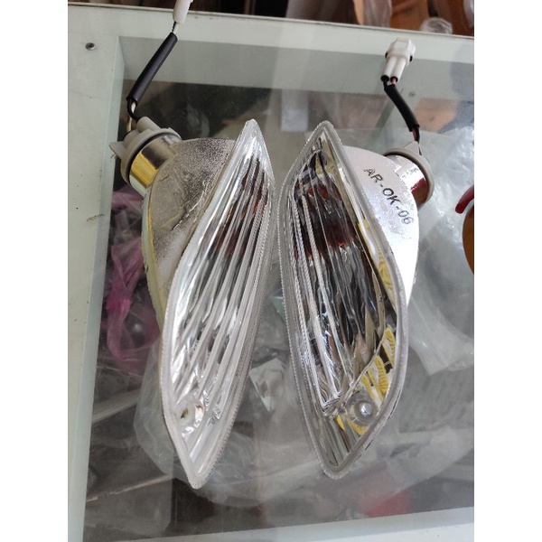 Xy nhan trước vespa lx