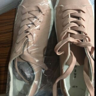 Giày NEWLOOK hồng