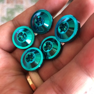 Ốc titan gr5 6li1 gắn carte,dè,ốp pô các loại xe(honda,yamaha,suzuki...)