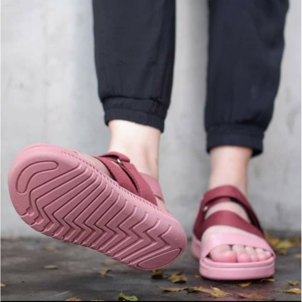 Giày sandal nữ FACOTA Hồng phối quai dù, đi học [Freeship]